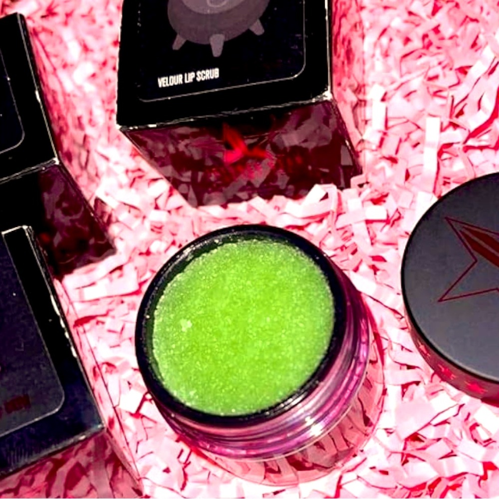 New Jeffree Star Velour Lip Scrub in Witches’ Brew 1 oz./30 g BNIB